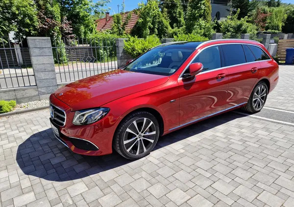 zachodniopomorskie Mercedes-Benz Klasa E cena 138990 przebieg: 138000, rok produkcji 2019 z Kraków